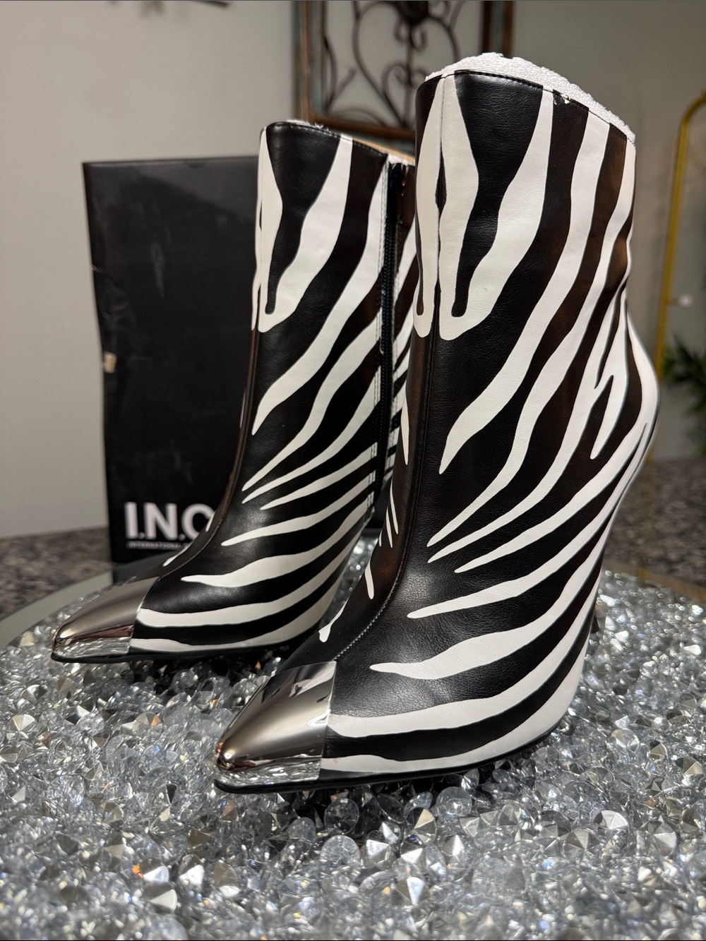 INC Zebra-Print silver Pointed Toe Ankle Boots in Black & White NEW 7